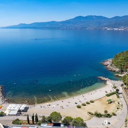 Apartments with a parking space Rijeka - 18146 Bagian luar foto