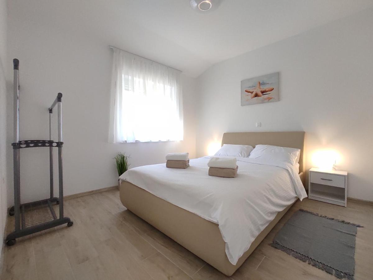 Apartments with a parking space Rijeka - 18146 Bagian luar foto