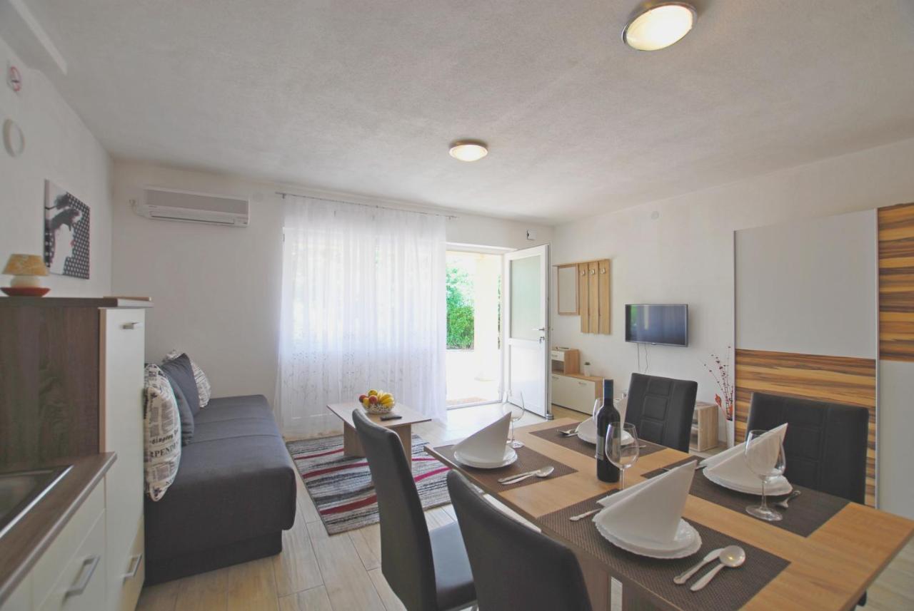 Apartments with a parking space Rijeka - 18146 Bagian luar foto