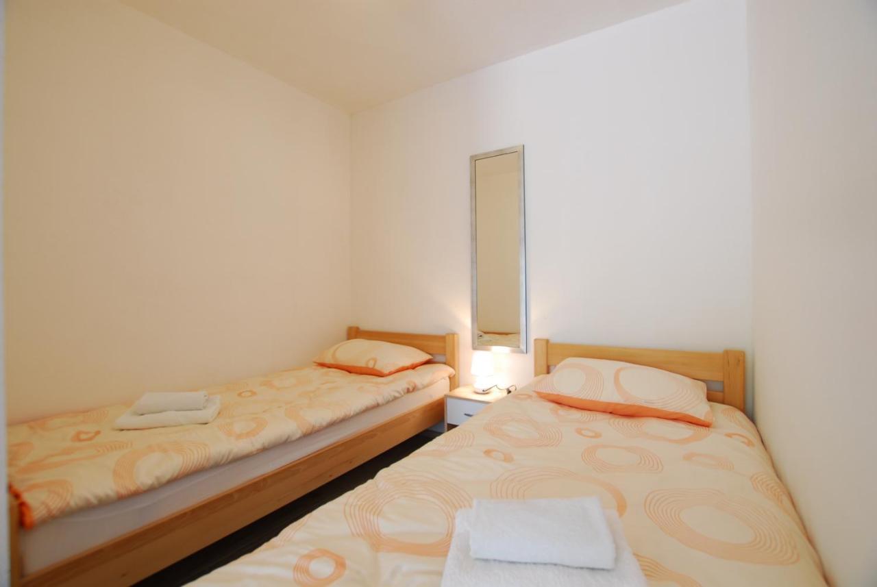 Apartments with a parking space Rijeka - 18146 Bagian luar foto