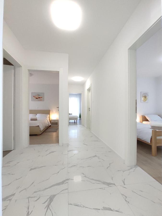 Apartments with a parking space Rijeka - 18146 Bagian luar foto