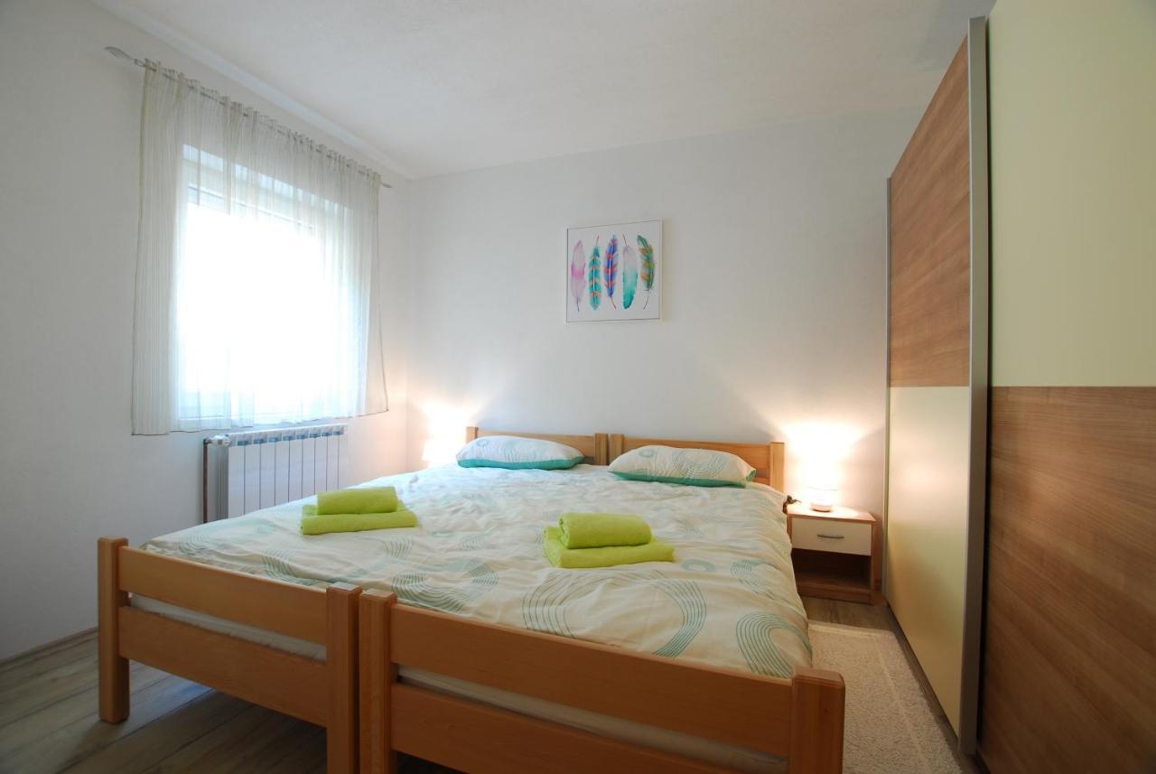 Apartments with a parking space Rijeka - 18146 Bagian luar foto