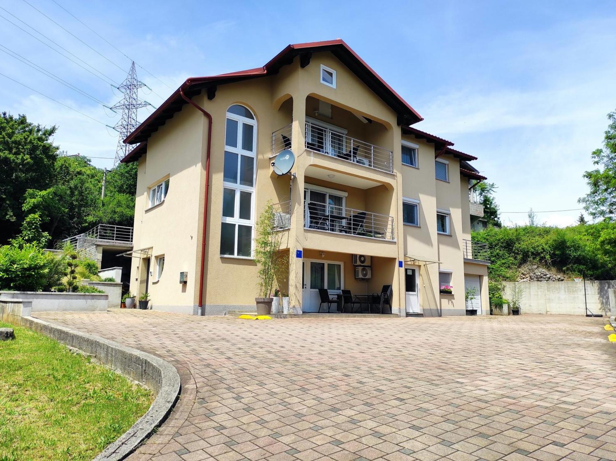 Apartments with a parking space Rijeka - 18146 Bagian luar foto